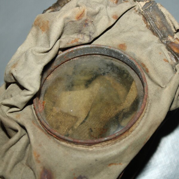 Masque à gaz mle 16