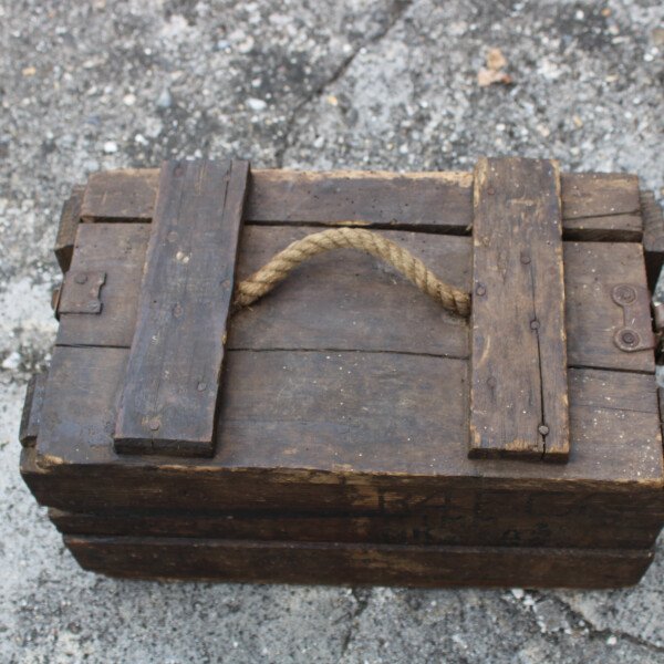 Caisse pour obus mortier 81 mm