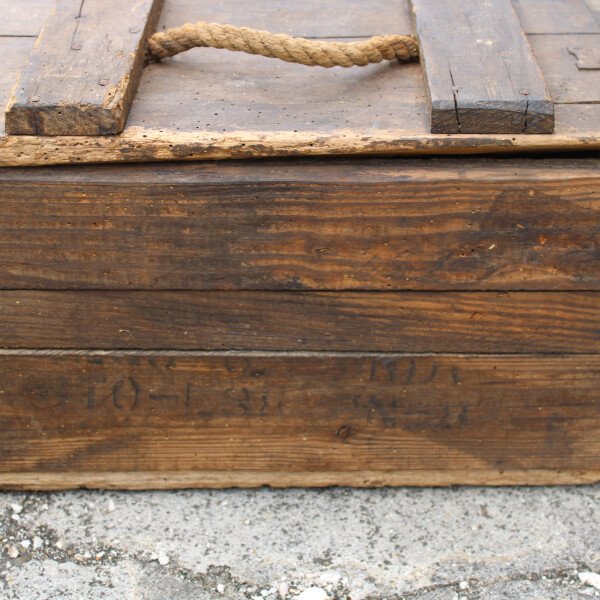 Caisse pour obus mortier 81 mm