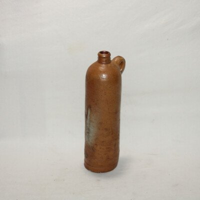 Bouteille en grès avec anse