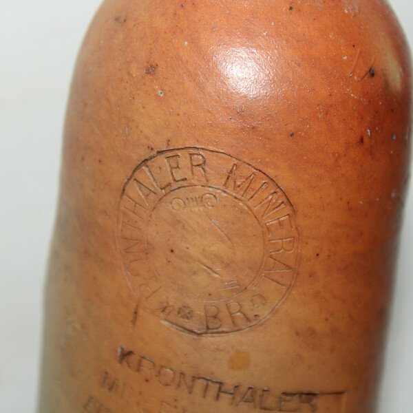 Bouteille en grès Kronthaler
