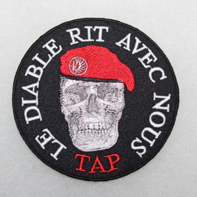 patch le diable rit avec nous rond