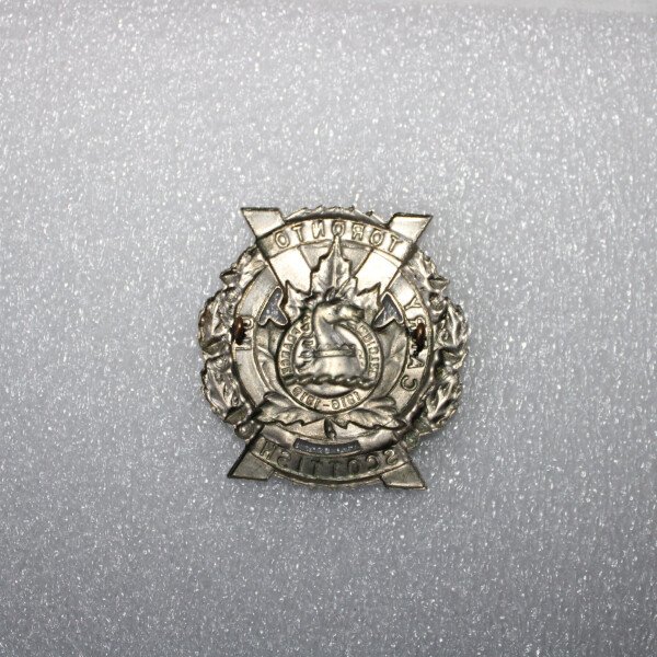 Cap badge Toronto Scottish