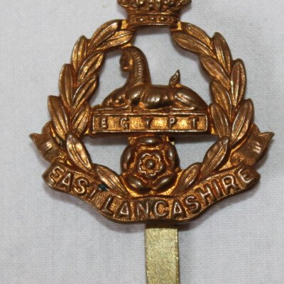 cap badge du East Lancashire