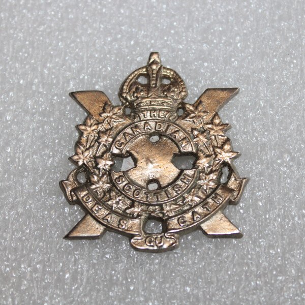cap badge des Canadian Scottish .