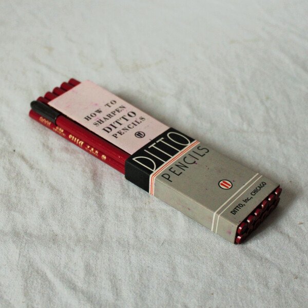 Lot de 12 crayons 